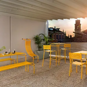 Gasthof Bnbiz - Coworking, Fiorenzuola dʼArda